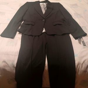 Tahari black pants suit size 12